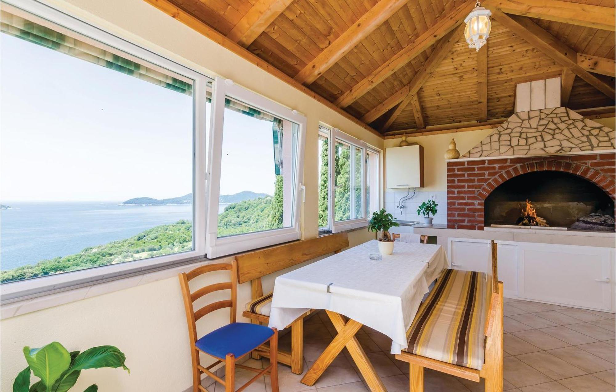 3 Bedroom Beautiful Apartment In Орашац Экстерьер фото